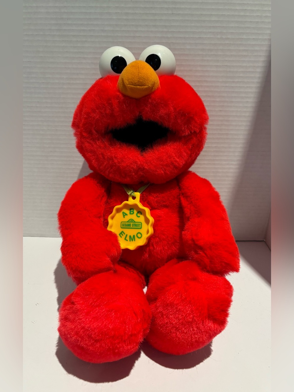 Sesame Street ELMO Plush Vintage 1993 Kid Dimension ABC Medallion Hasbro 17”